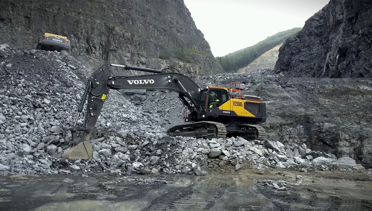 The Volvo EC530E/EC550E crawler excavators: true 50-tonne machines